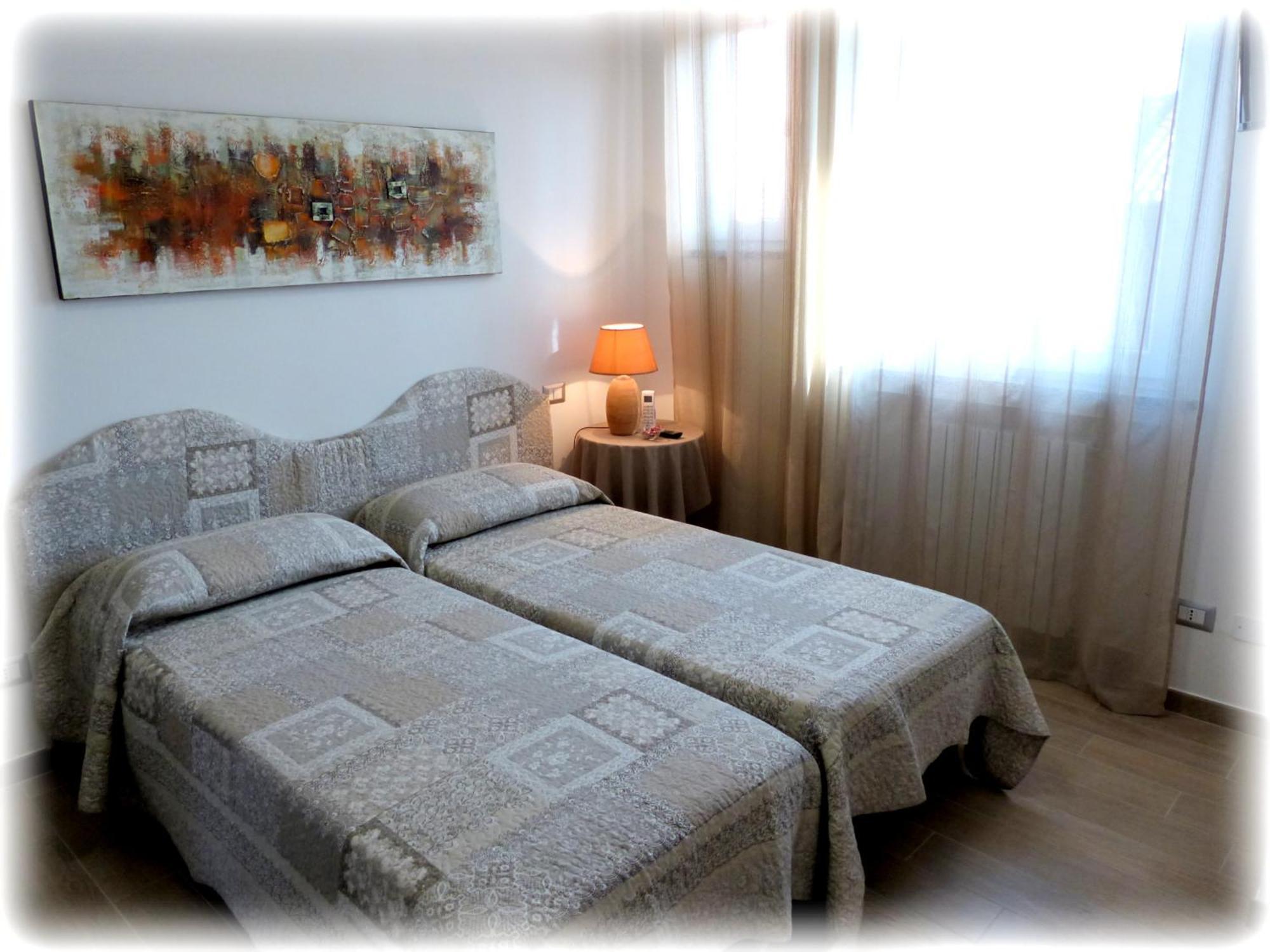 Marinella Guest House Cornale Habitación foto